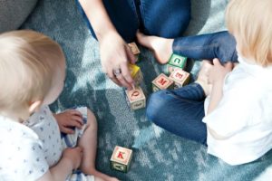 parenting-babies-playing-learning